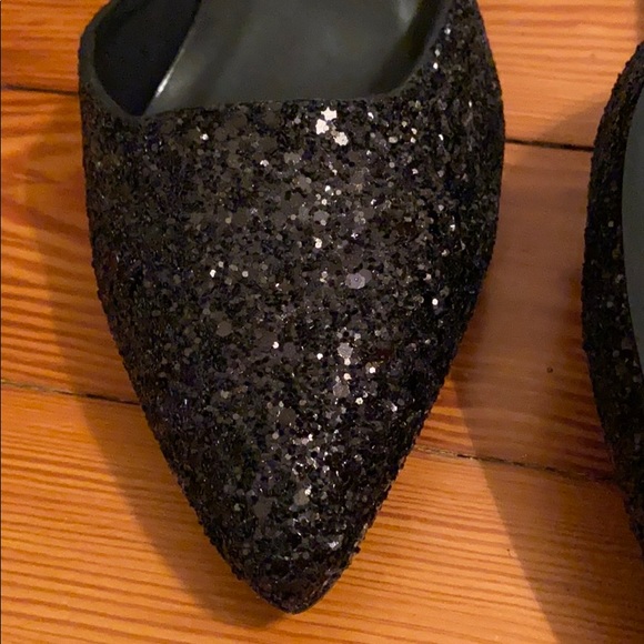 Lulu’s Moliday Black Glitter Mules - Picture 6 of 8
